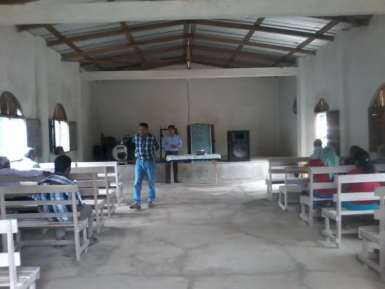 Hermano Hilario y el hermano Esteban dando algunos ejemplos a los hermanos